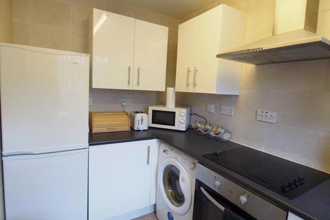 2 bedroom flat to rent, St Annes Court, Jute Street, AB24