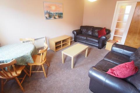 2 bedroom flat to rent, St Annes Court, Jute Street, AB24