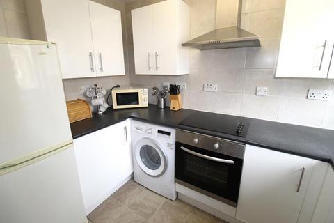 2 bedroom flat to rent, St Annes Court, Jute Street, AB24