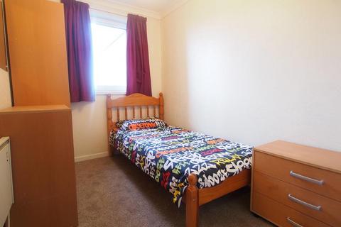 2 bedroom flat to rent, St Annes Court, Jute Street, AB24