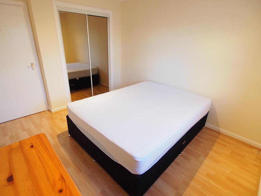 Bed 2 alt
