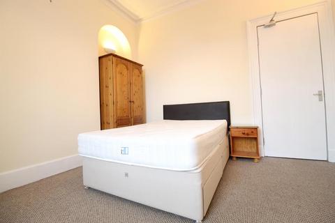 3 bedroom flat to rent - King Street, Second Floor, AB24