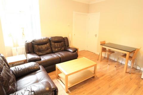 2 bedroom flat to rent, Union Grove, Ground Right,