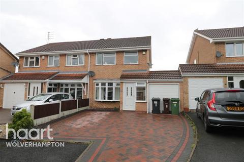 3 bedroom semi-detached house to rent, Ashwells Grove, Pendeford