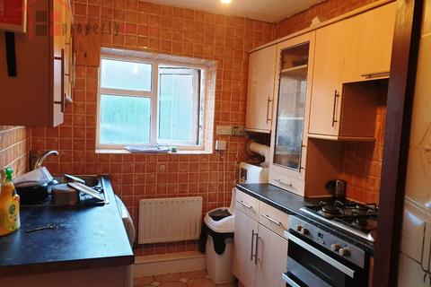 3 bedroom house share to rent - Large Double Room to Rent in Sutton