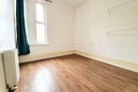 2 bedroom flat to rent, Green lanes, Stoke Newington