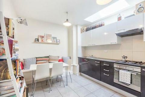 1 bedroom flat to rent, Central Buildings, Peckham SE15