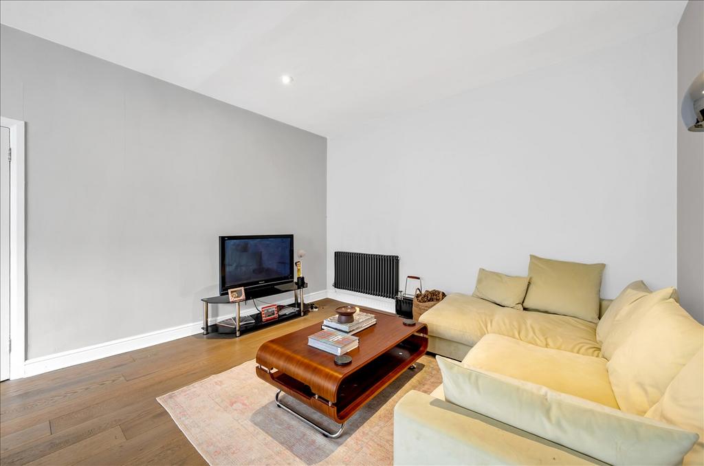 Apartment in London - View 3