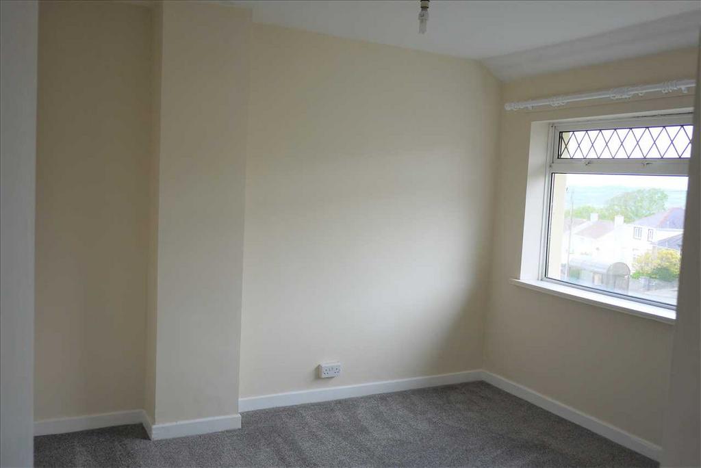 Front bedroom 3 :