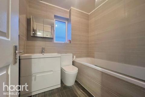 undefined, Cambridge Close, London