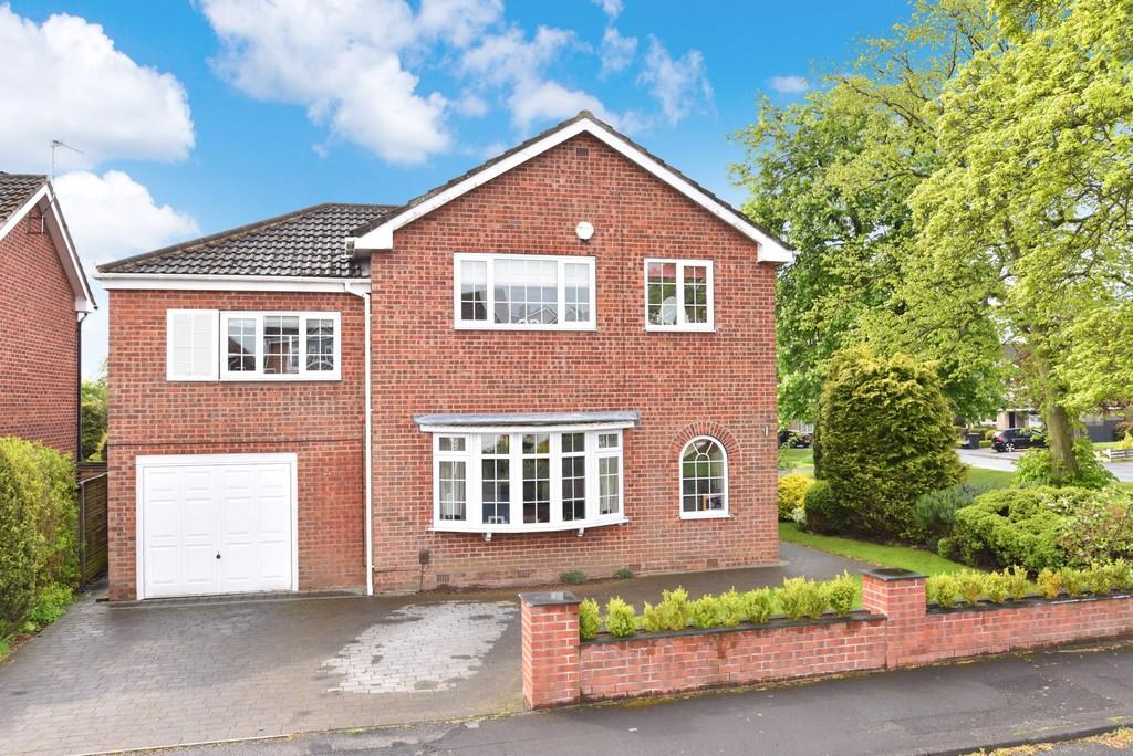 Mallinson Oval, Harrogate 5 bed detached house £600,000