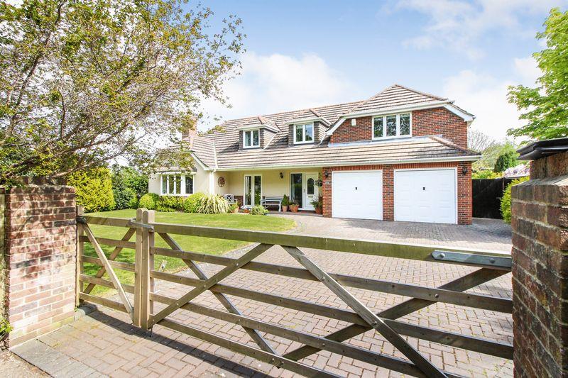 Greenaway Lane, Warsash 5 bed detached house £900,000