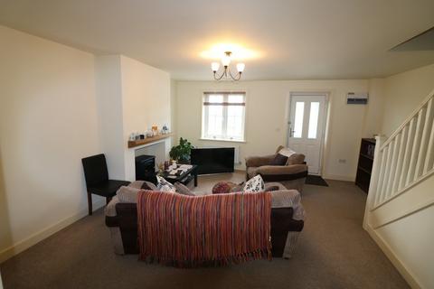 3 bedroom end of terrace house to rent, Wintersgill Place, Cliff Road, Hessle