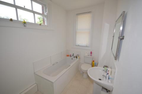 3 bedroom flat to rent - East Row Mews, East Row, Chichester, PO19