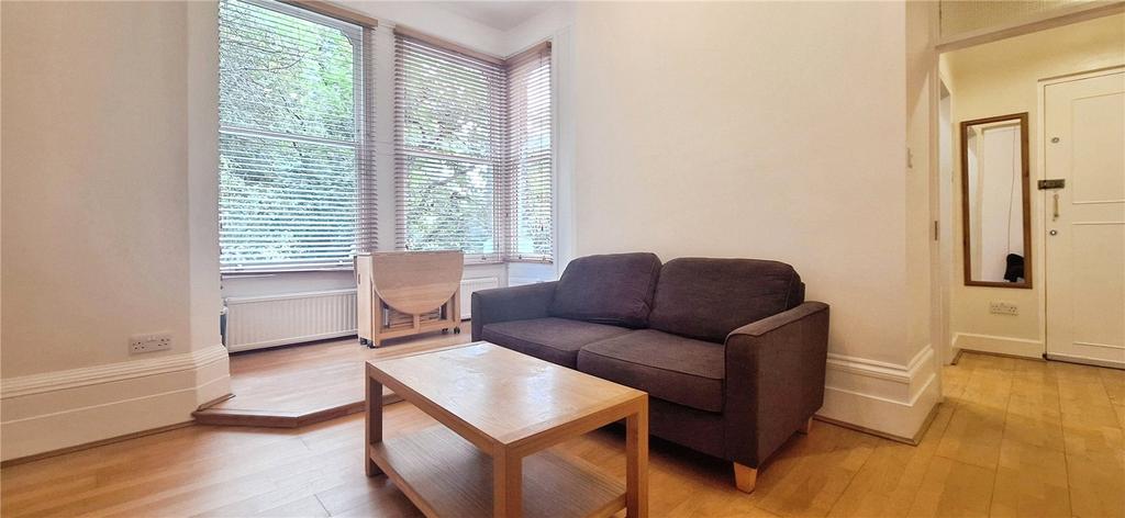 Apartment in Ealing - More