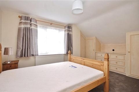 1 bedroom in a house share to rent - Roberts Close, Stanwell, Staines-upon-Thames, Surrey, TW19
