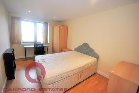 4 bedroom flat to rent, William Road, Euston, London NW1