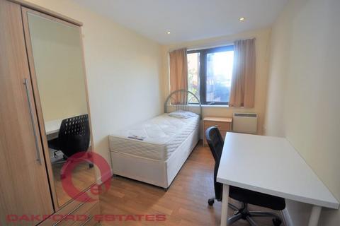 4 bedroom flat to rent, William Road, Euston, London NW1