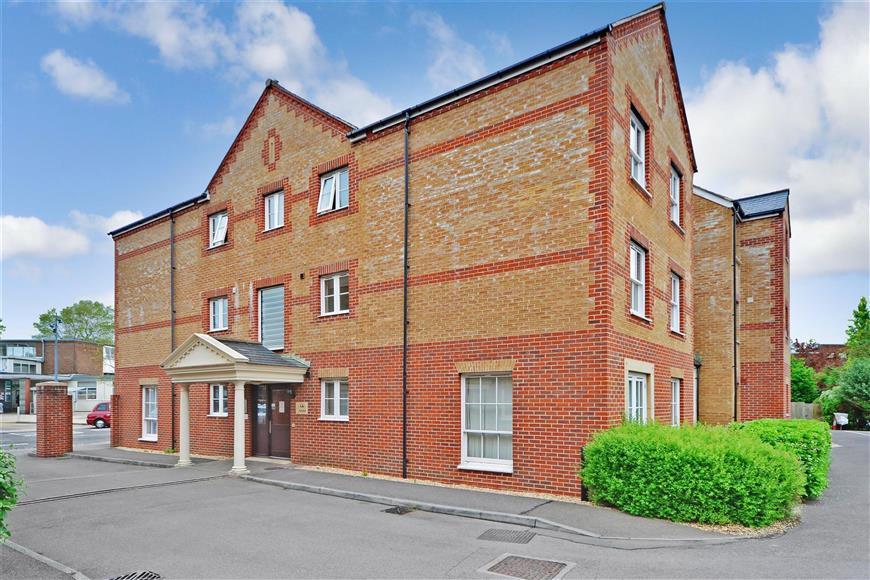 Stockbridge Road, Chichester, West Sussex 1 bed apartment - £115,000