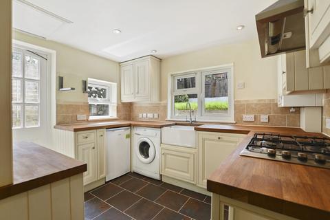 2 bedroom flat to rent, Archway Road, Highgate, N6