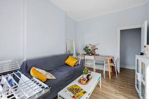 2 bedroom flat to rent, Finchley Road, Hampstead NW3