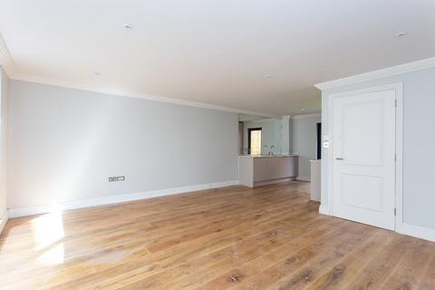 2 bedroom ground floor flat to rent, Benwell Road, Islington, N7