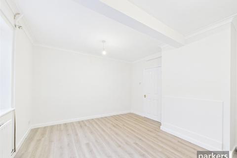 2 bedroom semi-detached house to rent, Whitley Wood Road, Berkshire RG2