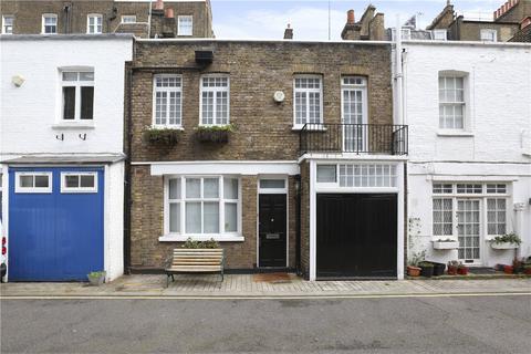 2 bedroom terraced house to rent, Gloucester Place Mews, Marylebone, W1U