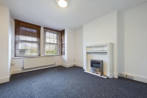 2 bedroom ground floor flat to rent, Canterbury Road, Folkestone