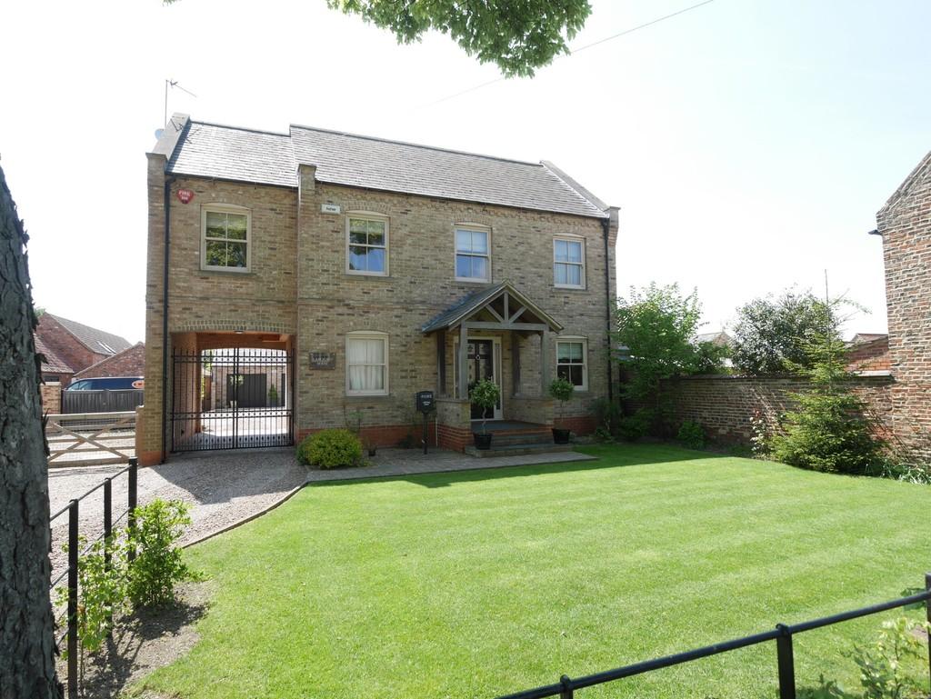 Main Street, Asselby 3 bed detached house £419,000