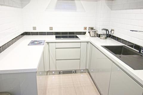 2 bedroom apartment to rent, Carlotta Way, Cardiff Bay