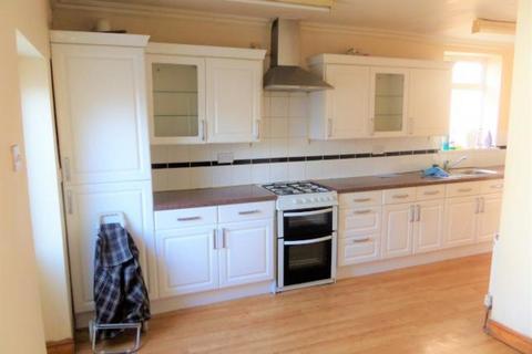 3 bedroom semi-detached house to rent, Granville Road, Hayes