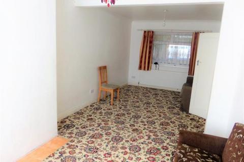 3 bedroom semi-detached house to rent, Granville Road, Hayes