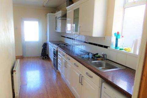3 bedroom semi-detached house to rent, Granville Road, Hayes