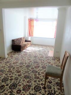 3 bedroom semi-detached house to rent, Granville Road, Hayes