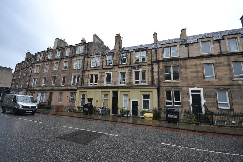 Angle Park Terrace, Fountainbridge, Edinburgh, EH11 2 bed flat £1,100
