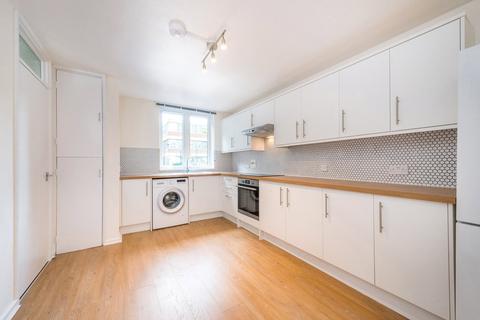 3 bedroom flat to rent - Lockwood Square, London