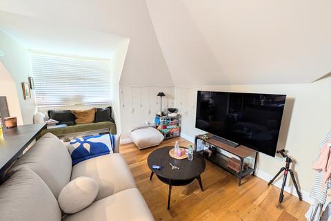 2 bedroom flat to rent, Palmerston Road, Wood Green N22