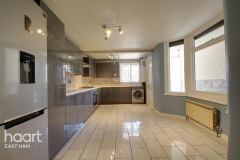 4 bedroom terraced house to rent, Milton Avenue, London