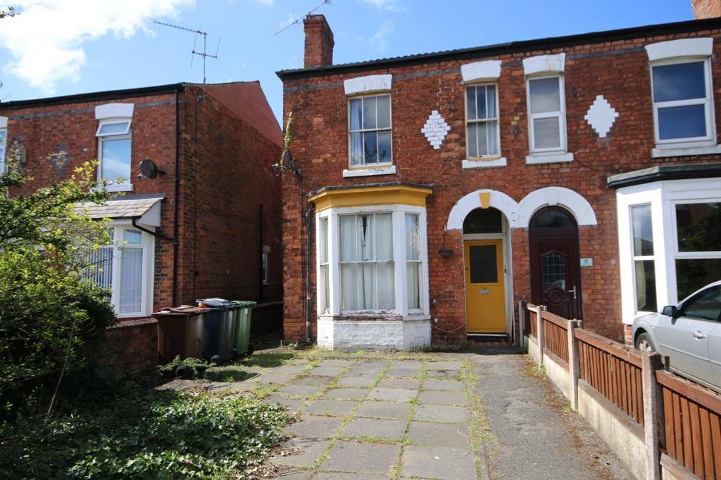 Southbank Road, Southport 2 bed semidetached house £115,000