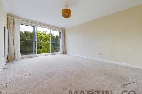 3 bedroom flat to rent, Copper Beech Drive, Farlington