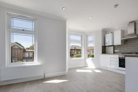 4 bedroom flat to rent, Norfolk Road, Seven Kings, IG3