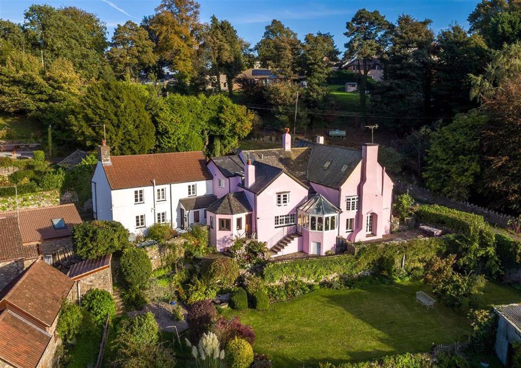 St Briavels, Gloucestershire 6 bed detached house £845,000
