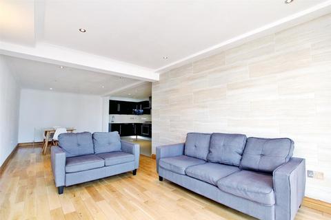 2 bedroom apartment to rent, Copperfield Road, London