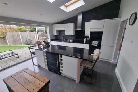 3 Broadlands Road, Hockley, SS5 5DT