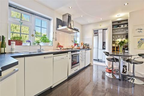 4 bedroom detached house to rent, Heathside Road, Moor Park, Northwood, Middlesex, HA6