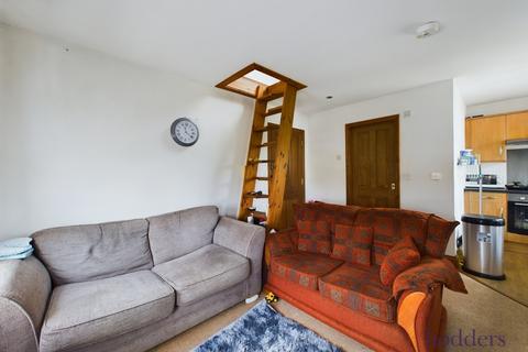 1 bedroom maisonette to rent, Addlestone, Surrey, KT15