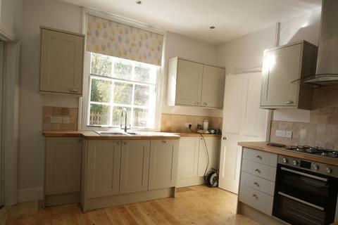 2 bedroom semi-detached house to rent, Jubilee Square, EXETER