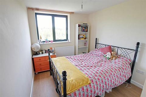 2 bedroom apartment to rent, Lower Bristol Road, Bath