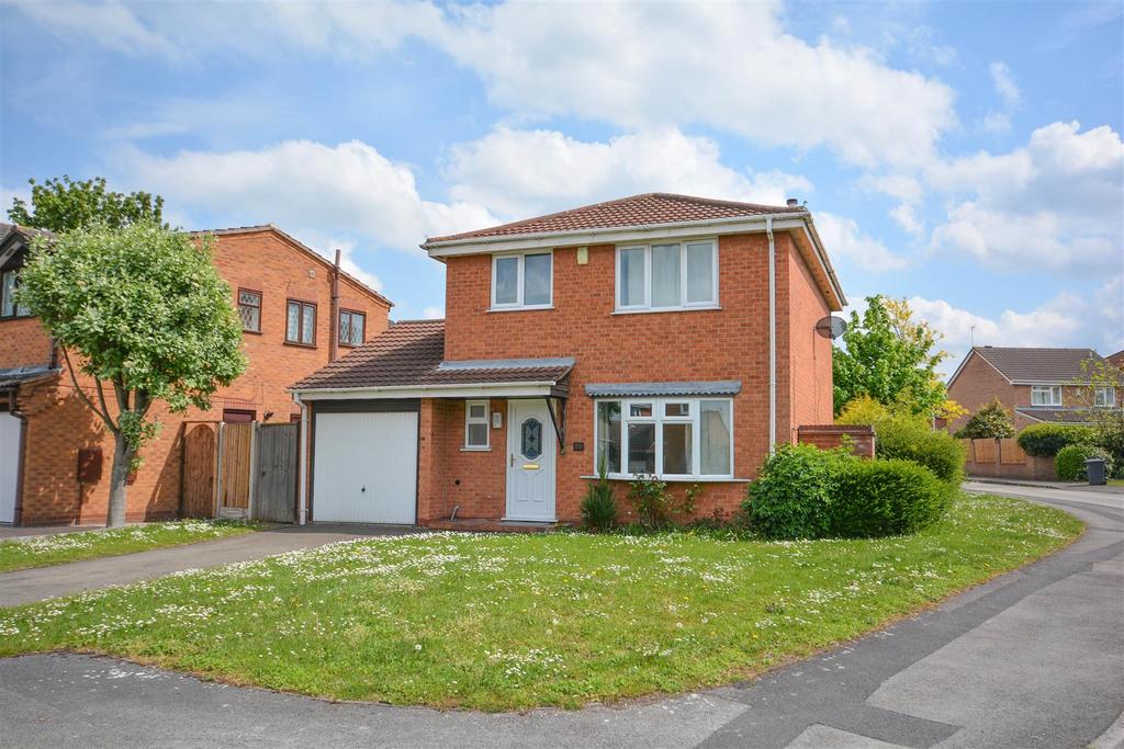 Melford Hall Drive, West Bridgford, Nottingham 3 bed detached house £